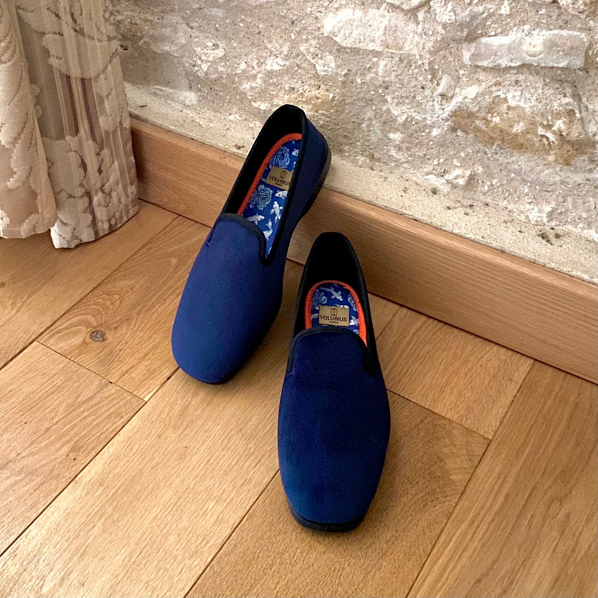 Chausson LEO Velours Bleu Made in France VOLUBILIS